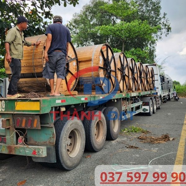 Chuyến xe giao hàng cáp ACSR thi công dự án Thốt Nốt Cần Thơ tại Thành Đạt
