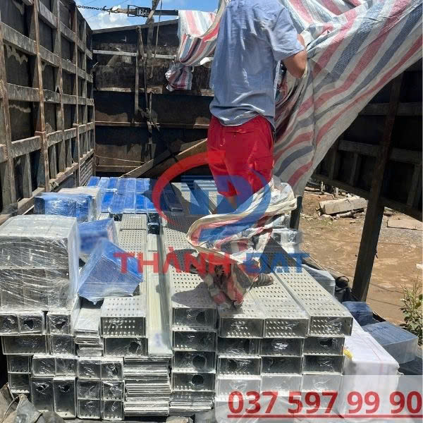 Cấp hàng số lượng lớn mảng cáp thi công dự án khu vực phía Nam Việt Nam