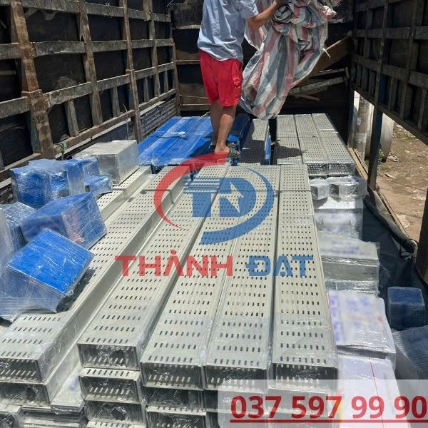 Giao hàng mảng cáp công trình Lâm Đồng