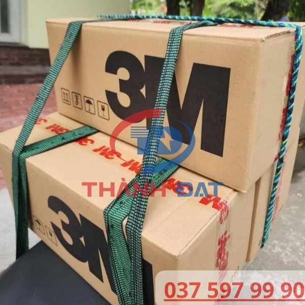 Giao hàng 3 thùng đầu cáp Elbow 3M cho khách hàng cần gấp