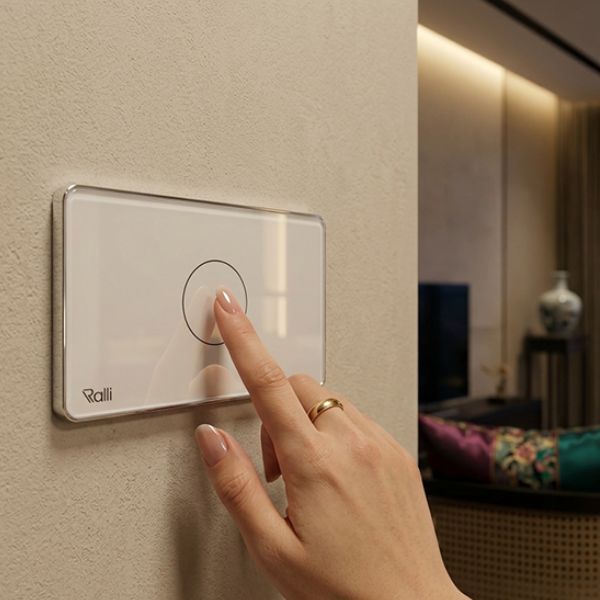 Công tắc thông minh là gì? Cấu tạo, phân loại và Báo giá mới nhất
