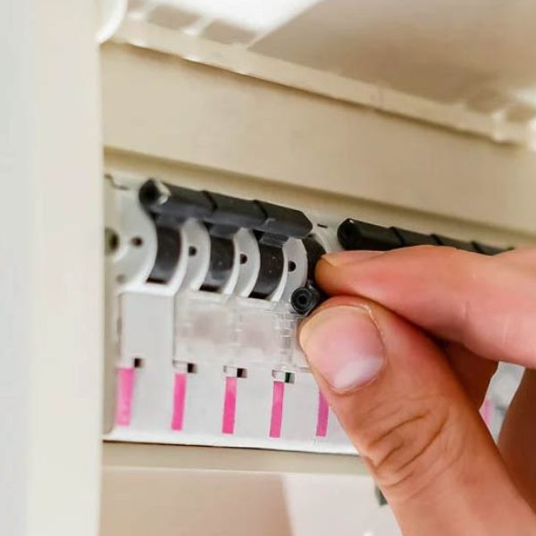 Kinh nghiệm lắp đặt và sử dụng aptomat an toàn